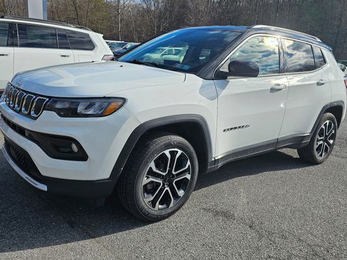 Used 2022 Jeep Compass Limited image 1