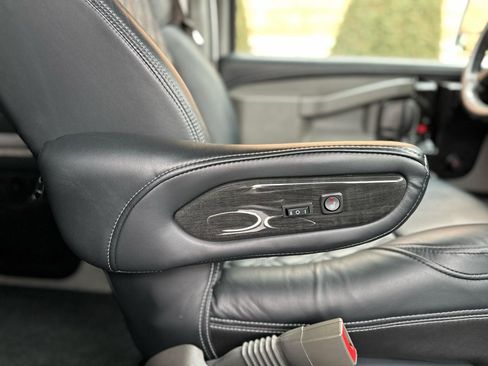 Used 2023 GMC Savana 2500 RWD image 57