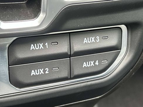 Used 2025 Jeep Wrangler Unlimited Rubicon w/ Safety Group AWD/4WD image 28
