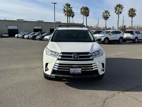 Used 2018 Toyota Highlander Limited image 4