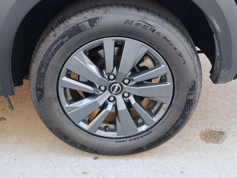 Used 2024 Nissan Pathfinder SV AWD/4WD image 29