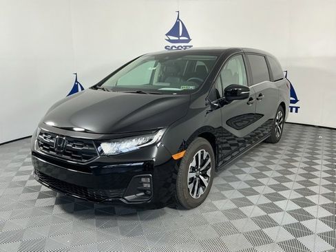 Certified 2025 Honda Odyssey EX-L image 3