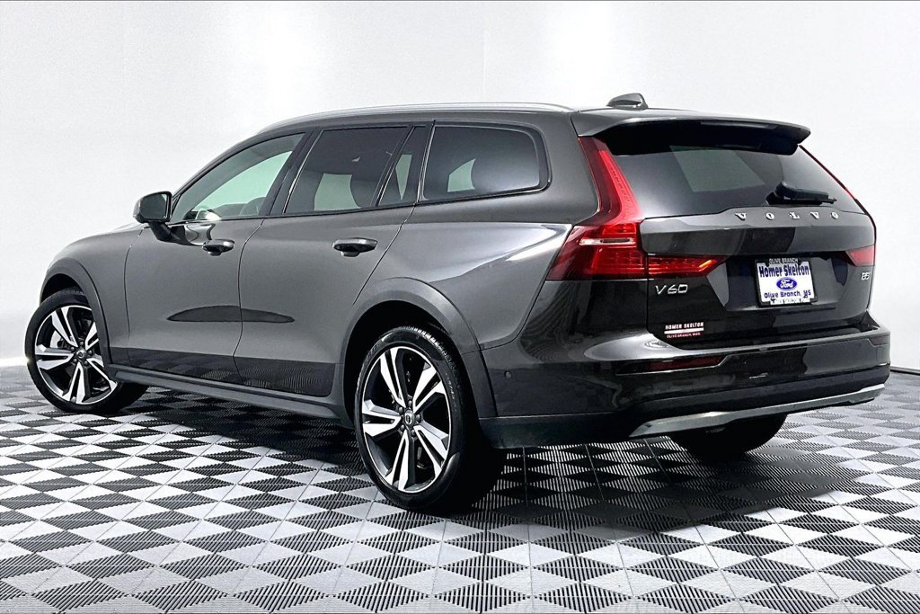 Used 2025 Volvo V60 B5 Cross Country Plus AWD/4WD image 11
