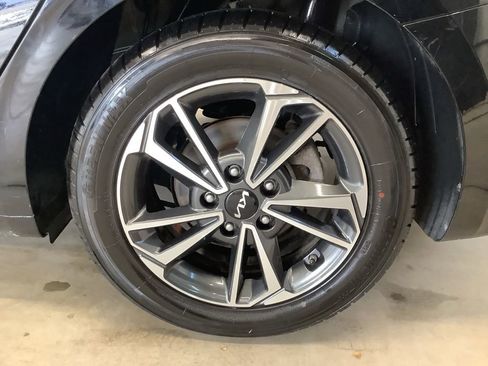 Certified 2023 Kia Forte LXS FWD image 23