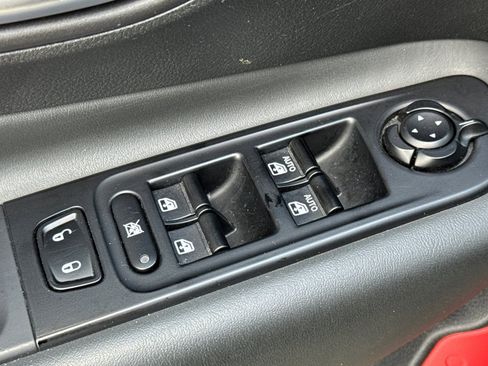 Used 2022 Jeep Renegade Trailhawk AWD/4WD image 11