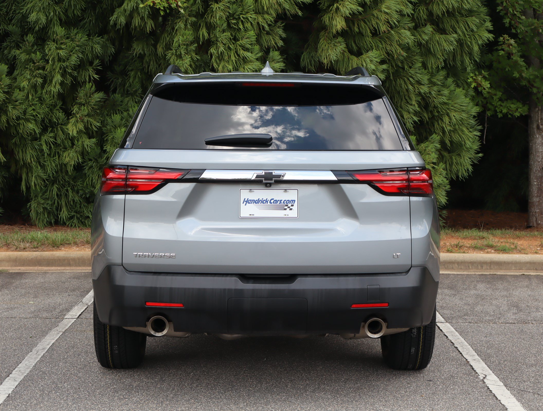 Used 2023 Chevrolet Traverse LT FWD image 8