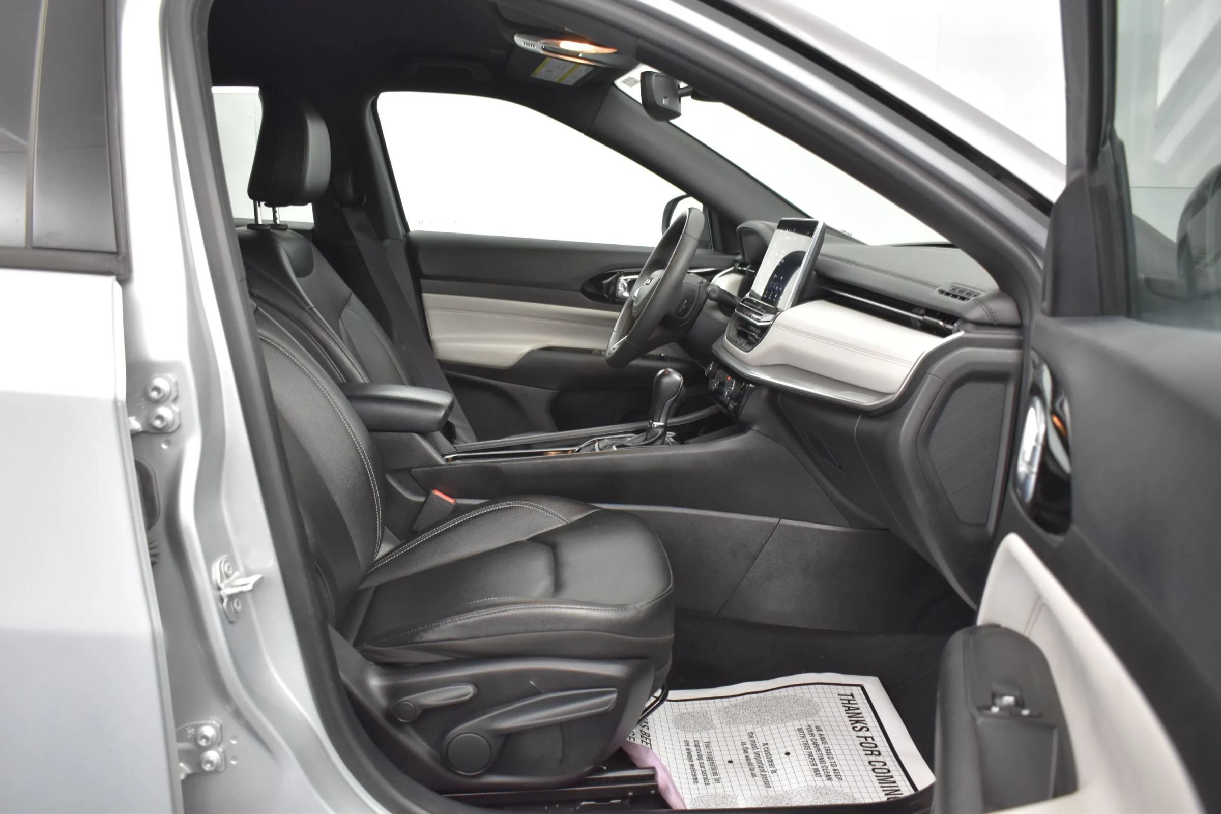 Used 2025 Jeep Compass Limited AWD/4WD image 17