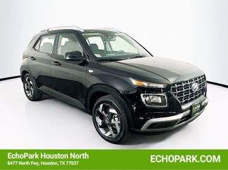 Used 2025 Hyundai Venue SEL video 1