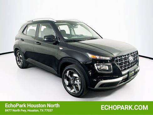 Used 2025 Hyundai Venue SEL image 1