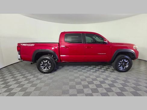 Used 2018 Toyota Tacoma TRD Off-Road AWD/4WD image 34