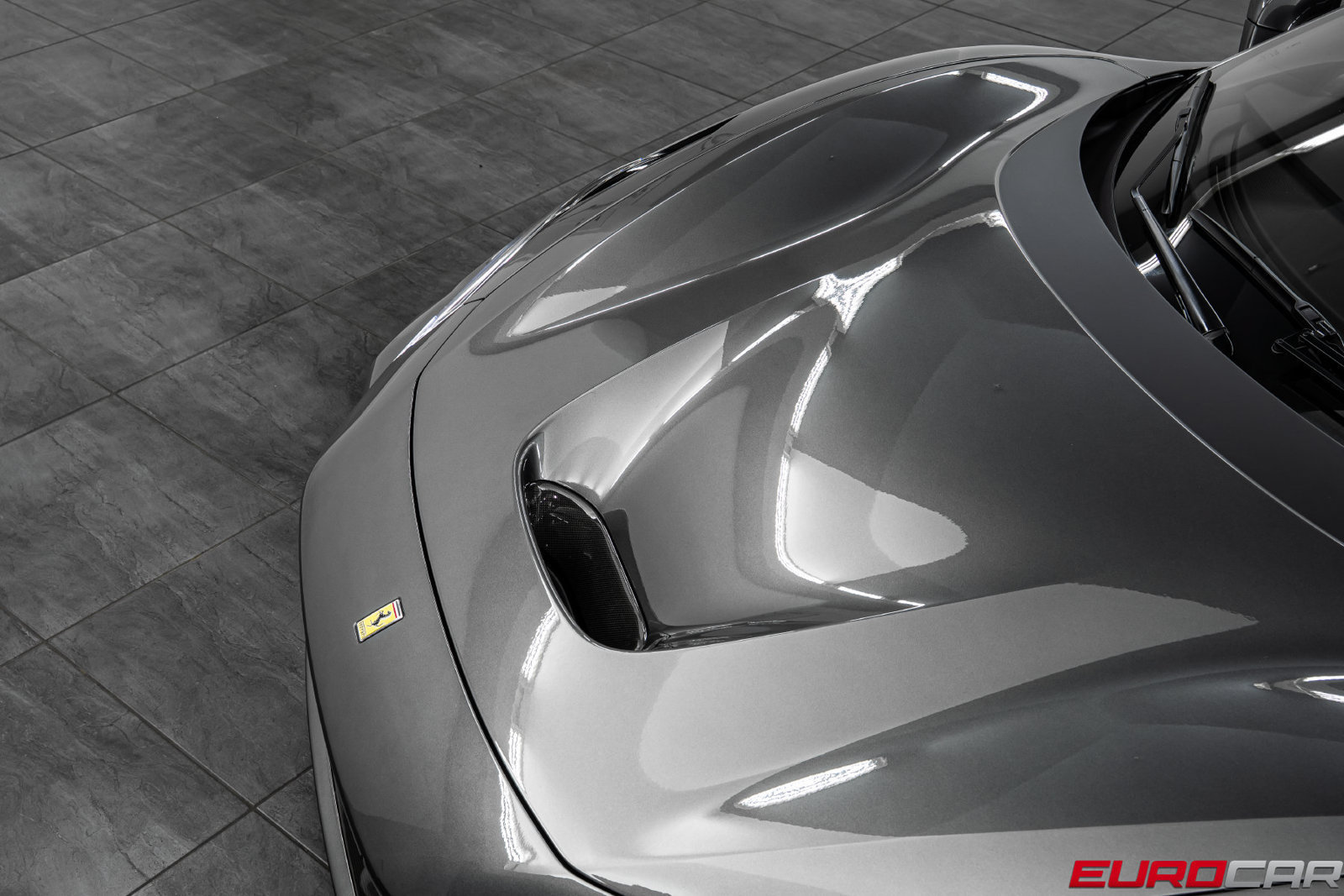 Used 2020 Ferrari F8 Tributo RWD image 9