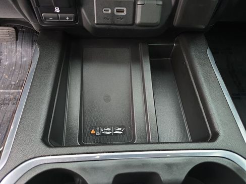 Certified 2020 GMC Sierra 1500 Denali w/ Denali Carbonpro Edition image 17