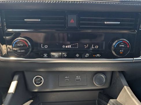 Used 2021 Nissan Rogue SV AWD/4WD image 22