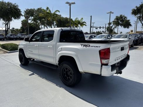 Used 2016 Toyota Tacoma TRD Sport w/ Towing Package RWD image 12