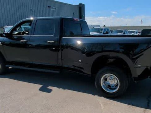New 2026 RAM 3500 Tradesman AWD/4WD image 6