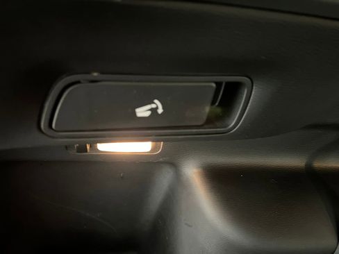 Used 2023 Mitsubishi Outlander SE image 37