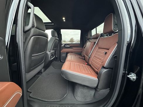 Used 2025 GMC Sierra 3500 Denali Ultimate image 14