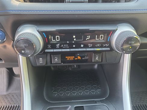 Certified 2022 Toyota RAV4 SE w/ Convenience Package AWD/4WD image 23