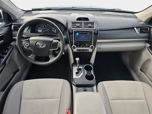 Used 2012 Toyota Camry LE image 9