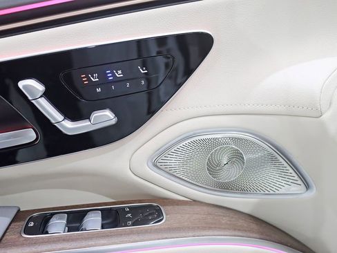 Used 2023 Mercedes-Benz EQS 580 4MATIC Sedan image 36