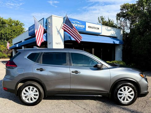 Used 2020 Nissan Rogue S FWD image 10