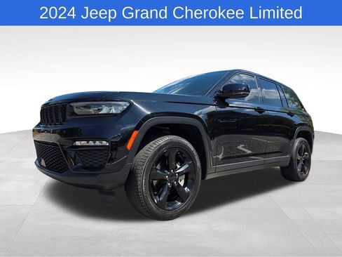 Used 2024 Jeep Grand Cherokee Limited w/ Black Appearance Package AWD/4WD image 9