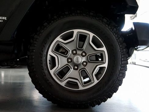 Used 2013 Jeep Wrangler Unlimited Rubicon w/ Connectivity Group image 38