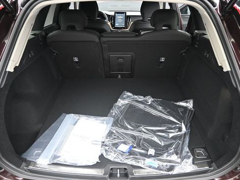 New 2026 Volvo XC60 B5 Plus AWD/4WD image 17