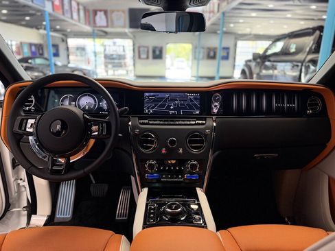 Used 2026 Rolls-Royce Cullinan AWD/4WD image 12