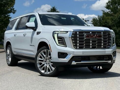 New 2026 GMC Yukon XL Denali w/ Denali Reserve Package AWD/4WD image 2