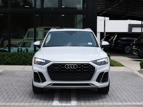 Used 2024 Audi Q5 2.0T Premium w/ Convenience Package AWD/4WD image 3