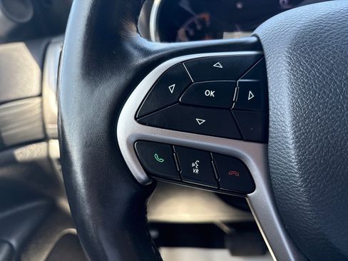 Used 2020 Jeep Grand Cherokee Altitude AWD/4WD image 15