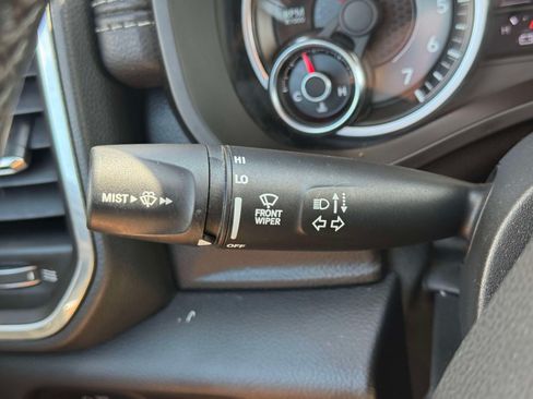 Used 2019 RAM 1500 Laramie AWD/4WD image 22