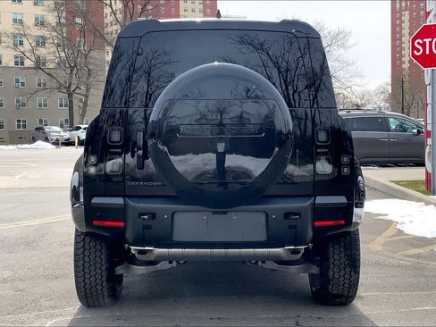 New 2026 Land Rover Defender 110 X-Dynamic SE image 4