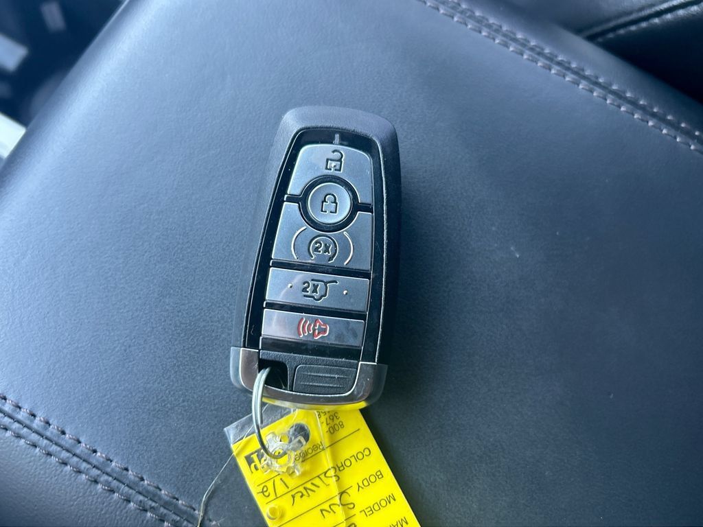 Used 2023 Ford Explorer Platinum w/ Technology Package AWD/4WD image 36