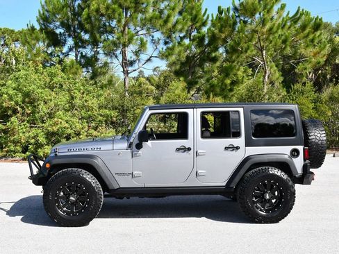 Used 2016 Jeep Wrangler Unlimited Rubicon w/ Connectivity Group AWD/4WD image 24