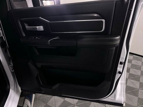 Used 2025 RAM 3500 Big Horn image 33
