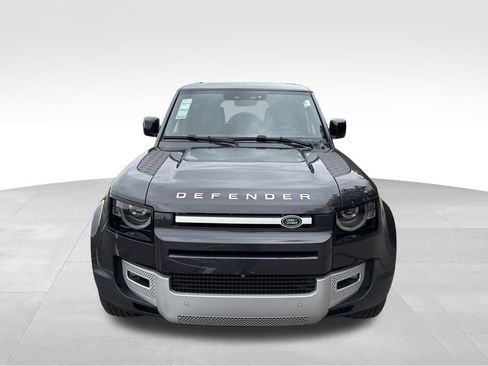 New 2024 Land Rover Defender 130 S image 4