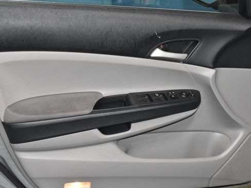 Used 2012 Honda Accord LX image 4