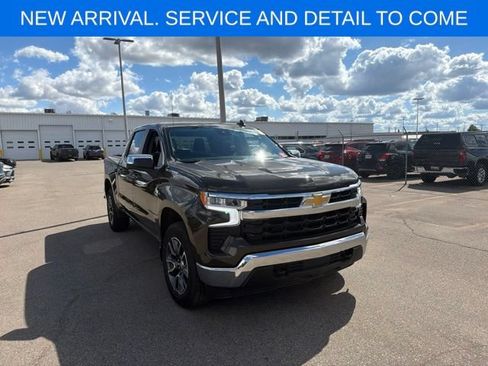 Used 2024 Chevrolet Silverado 1500 LT AWD/4WD image 5