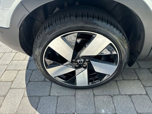 Used 2023 Volvo C40 P8 Recharge Plus w/ Climate Package AWD/4WD image 38