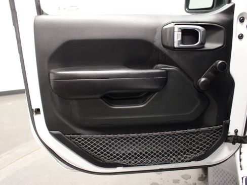 Used 2018 Jeep Wrangler Sport AWD/4WD image 18
