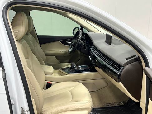 Used 2017 Audi Q7 3.0T Premium Plus w/ Premium Plus Package image 39