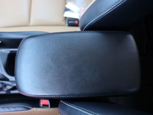 Used 2017 Toyota RAV4 Limited AWD/4WD image 32