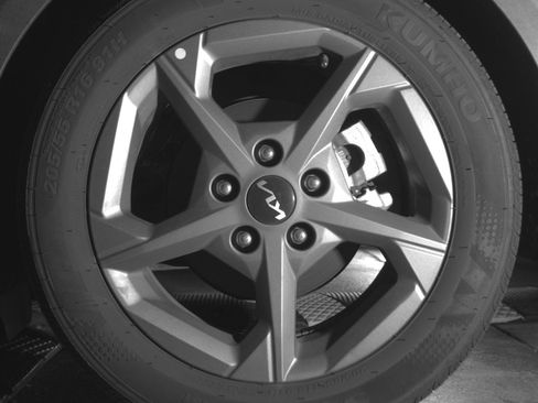 Used 2025 Kia K4 FWD image 27