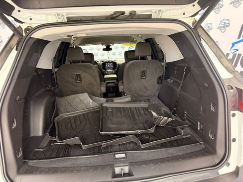 Used 2020 Chevrolet Traverse LT w/ Driver Confidence II Package image 20