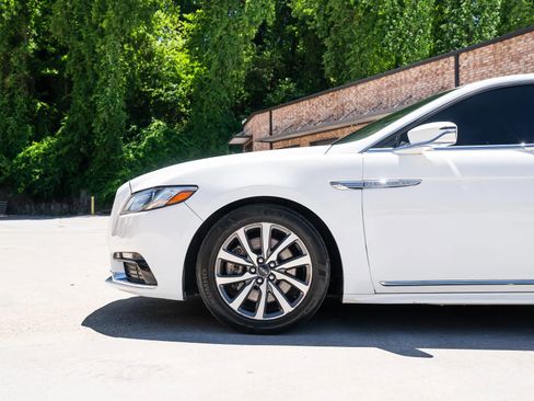 Used 2020 Lincoln Continental FWD image 3