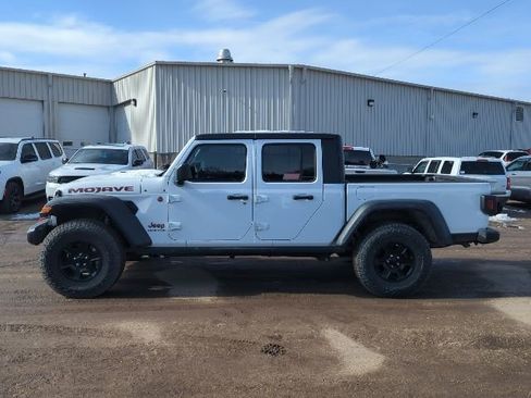 Used 2022 Jeep Gladiator Mojave w/ Trailer Tow Package AWD/4WD image 12