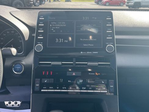 Used 2022 Toyota Avalon XSE image 16