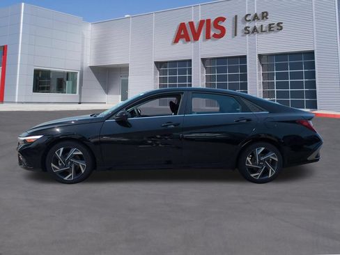 Used 2025 Hyundai Elantra SEL FWD image 10